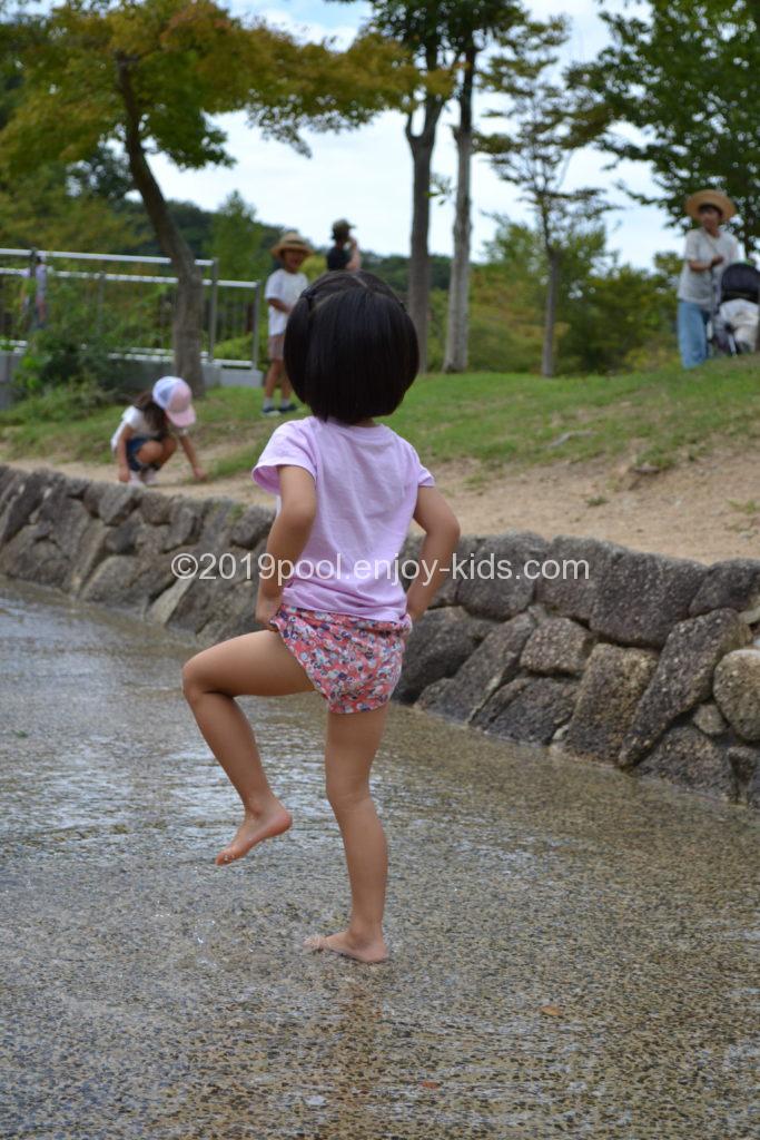 神戸　しあわせの村　水遊び